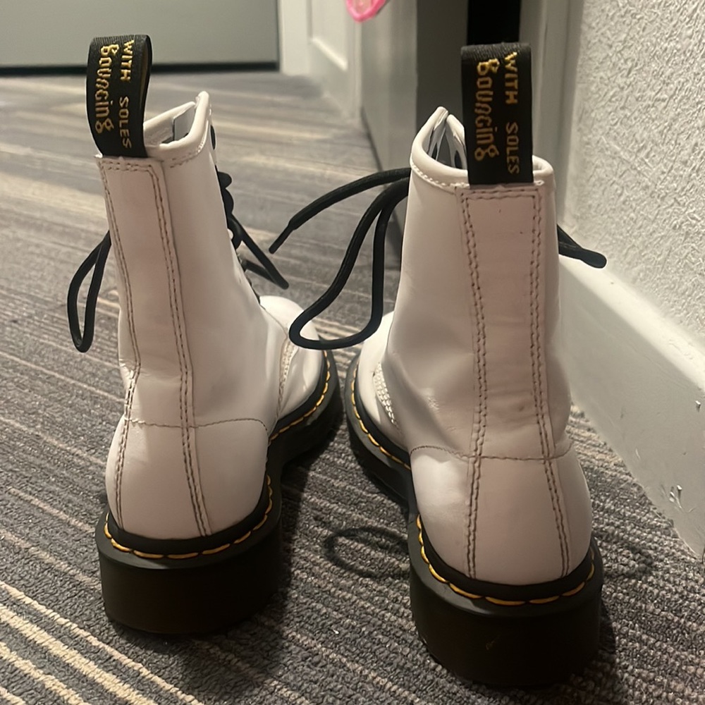 WHITE DR MARTENS BOOTS SIZE 6 - Picture 3 of 6